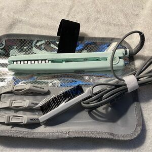 VOOLOOM Rootie Hair Volumizing Iron - Mint w/ travel case, clips, & brush.  NEW